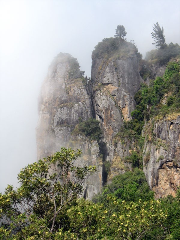 �����-������� (Pillar Rocks