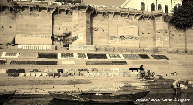varanasi_201042.JPG